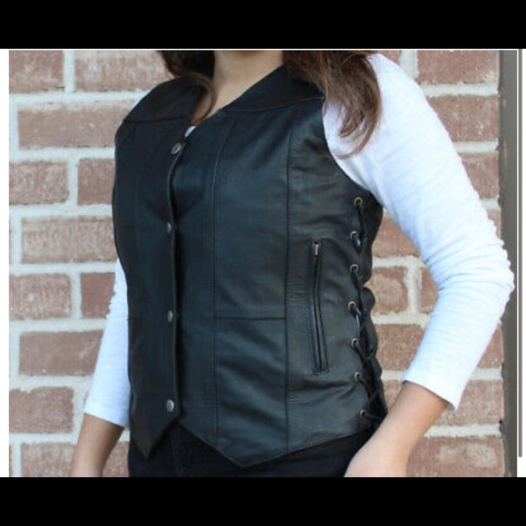 Ladies 10 Pocket Side Laces Motorcycle Black Leather Concealed Carry Vest - Picture 1 of 5